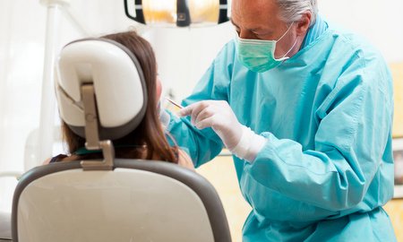 Имплантация зубов в Германии